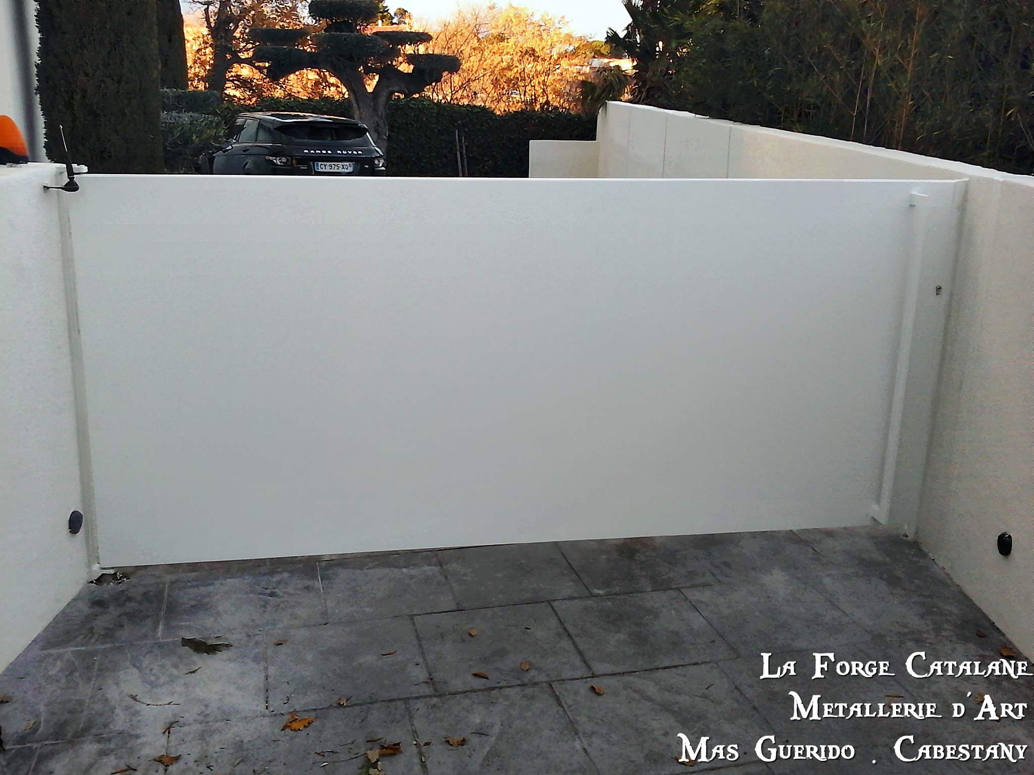 portail un vantail tole plein moderne baton marechal  La Forge Catalane Cabestany 1.jpg